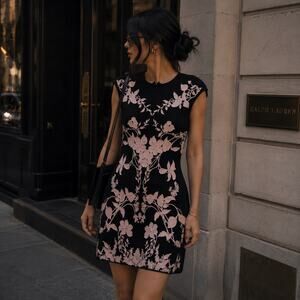 alexander mcqueen black and pink dress Fabulous 2008 Alexander McQueen Strapless Black Silk Dress w Vibrant P Shrimpton Couture